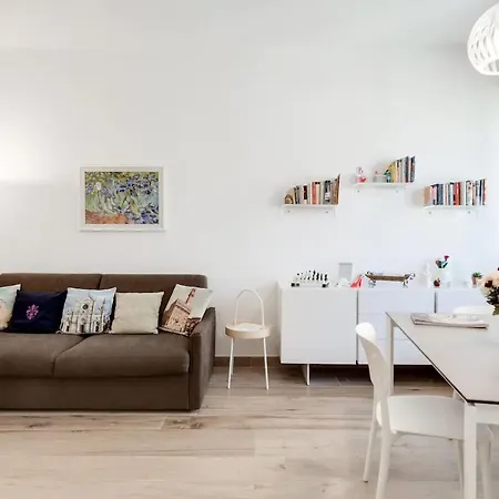Modern Flat With Ponte Vecchio Outside Your Door