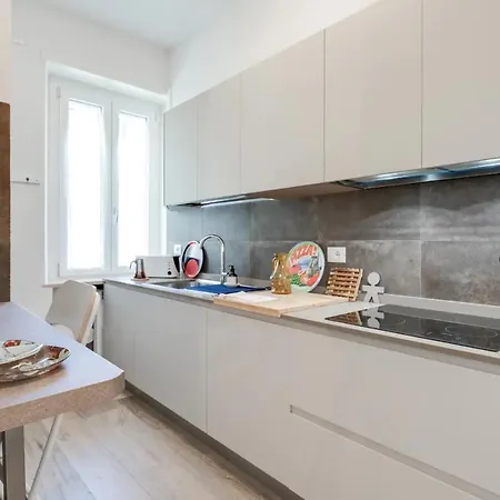 Modern Flat With Ponte Vecchio Outside Your Door アパート フィレンツェ